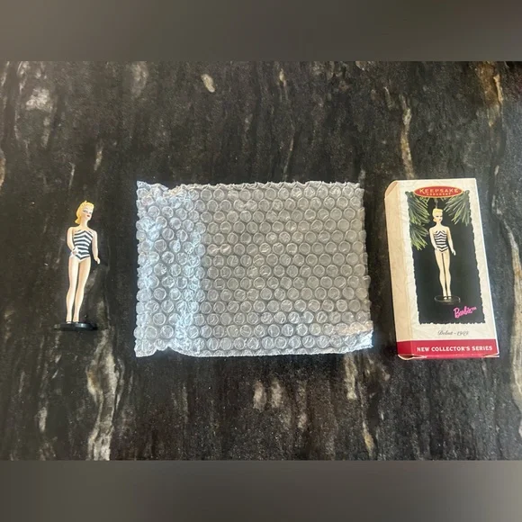 1994 Hallmark Keepsake Ornament "Debut - 1959" First in “Barbie” Series - Picture 7 of 12